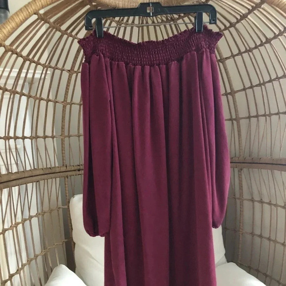 Off the shoulder mid length maternity dress - Picture 1 of 6